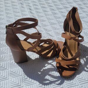 Bamboo Womens Strappy Sandals Brown Ankle Strap Block Heels Zipper Size 9